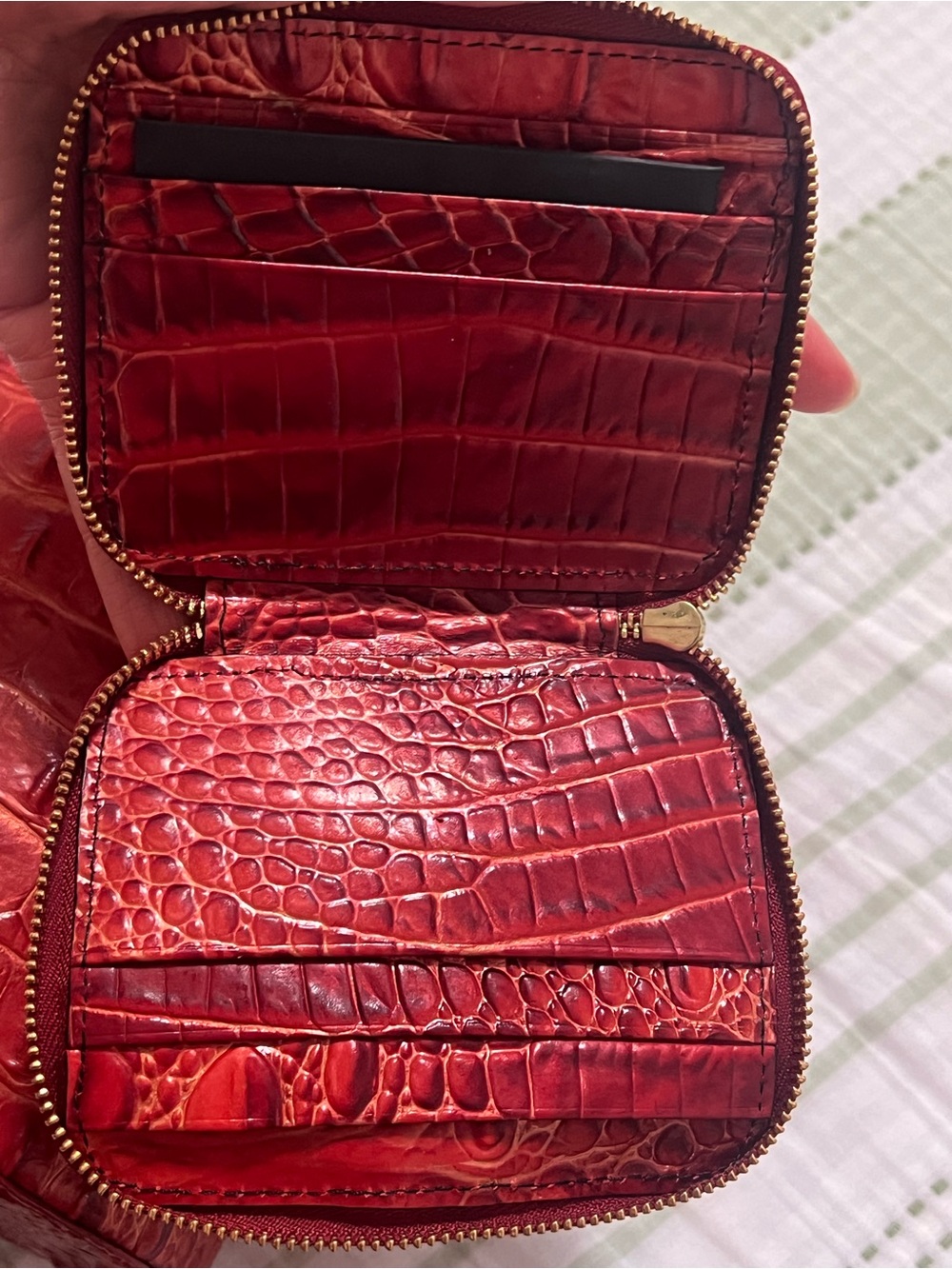Brahmin Red Croc-Embossed Leather Bucket Crossbody Bag with card wallet - Picture 6 of 7